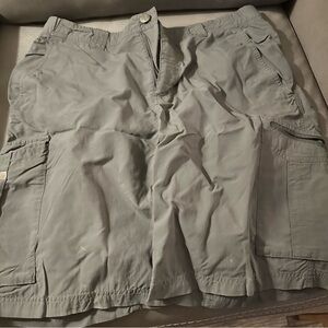 Columbia Men's Cargo Shorts in Gray 34